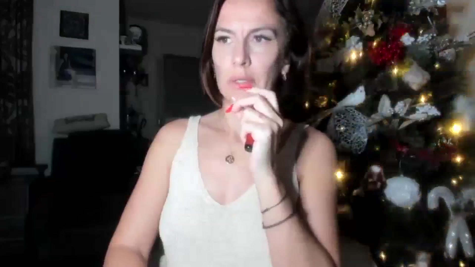 Gallery image thumbnail from Aarte_miss's myfreecams stream on, 12/04/2023, 18:18 image 18 of 20