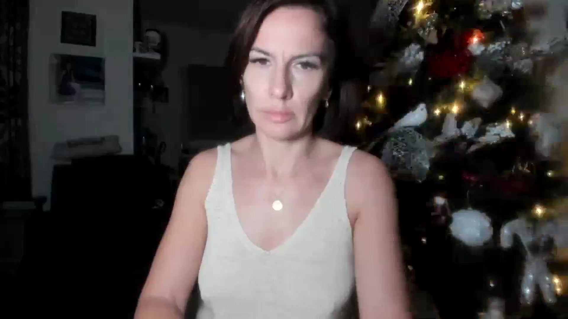 Gallery image thumbnail from Aarte_miss's myfreecams stream on, 12/04/2023, 18:18 image 2 of 20