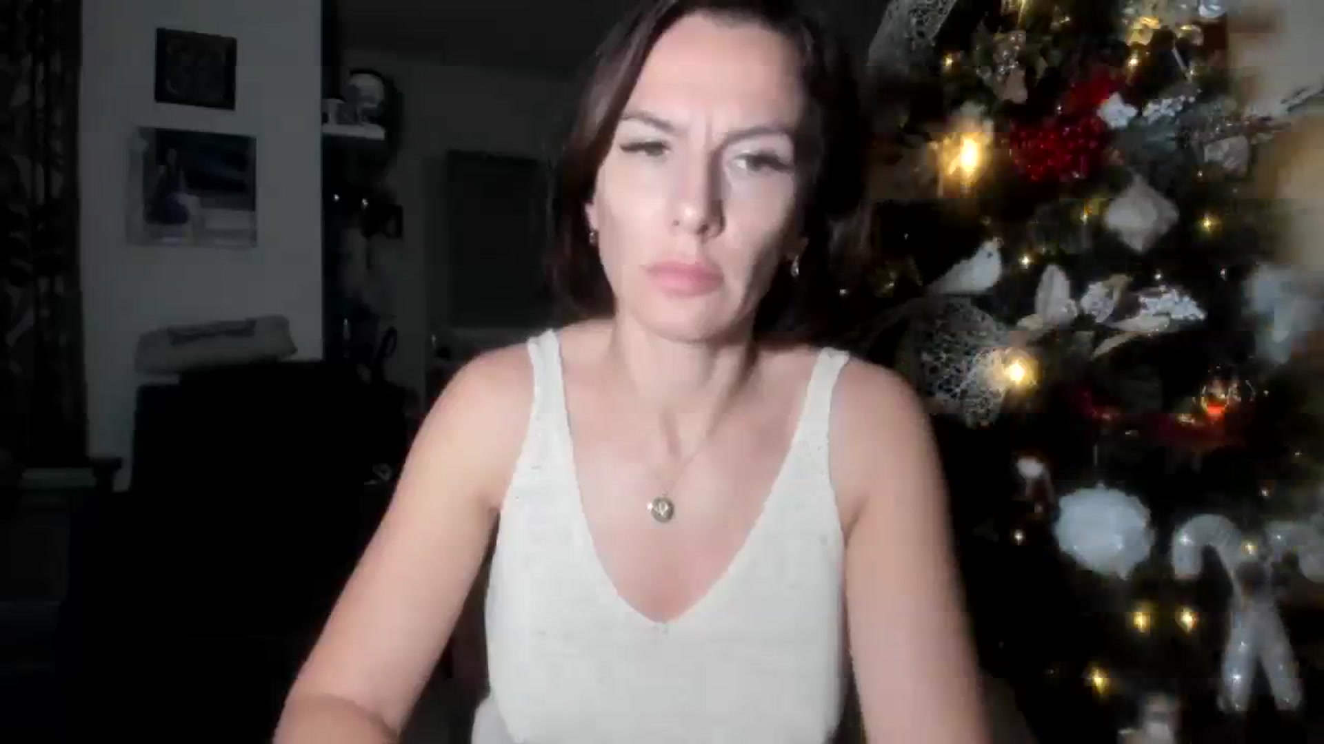 Gallery image thumbnail from Aarte_miss's myfreecams stream on, 12/04/2023, 18:18 image 19 of 20
