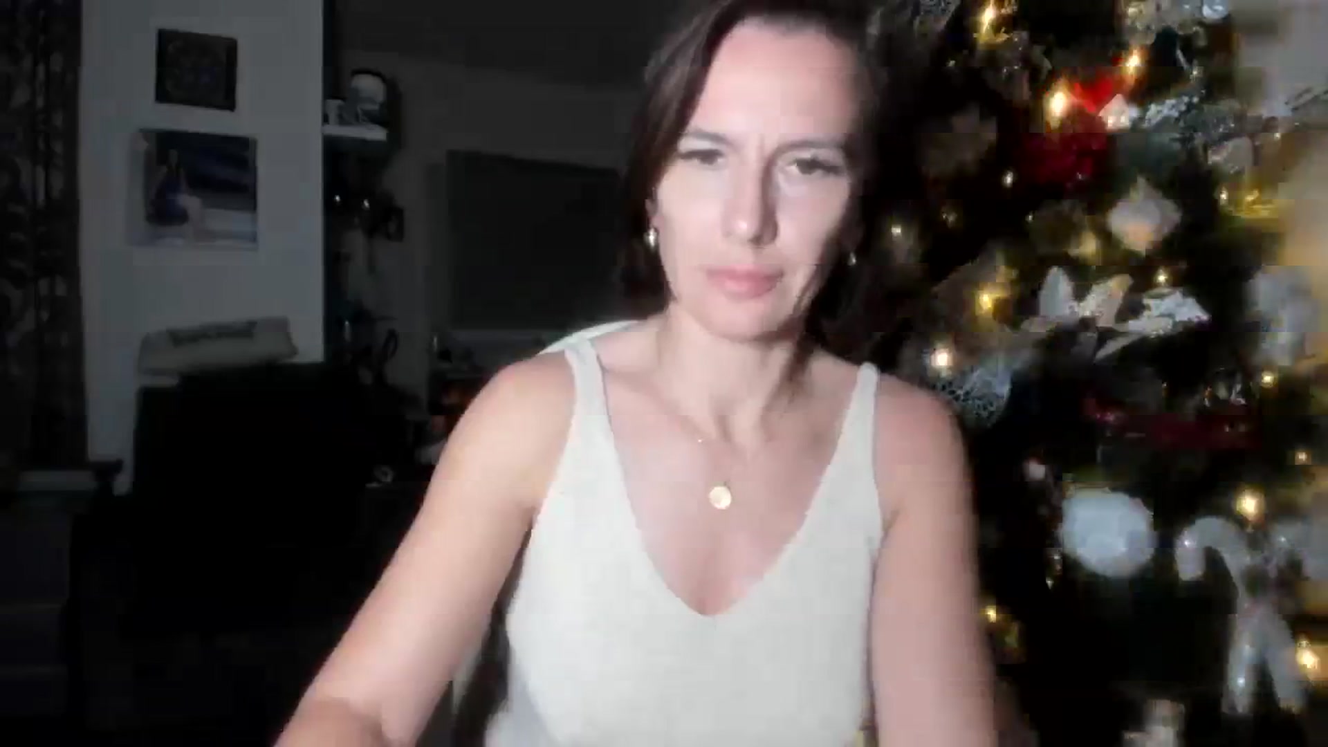 Gallery image thumbnail from Aarte_miss's myfreecams stream on, 12/04/2023, 18:37 image 9 of 20