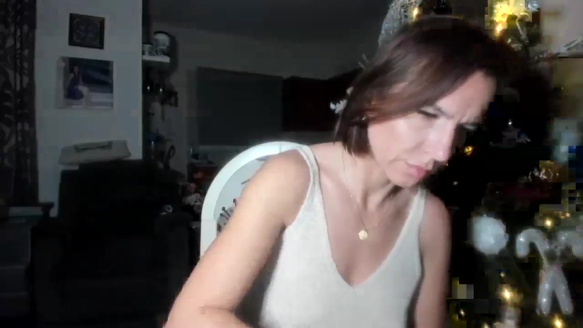 Gallery image thumbnail from Aarte_miss's myfreecams stream on, 12/04/2023, 18:37 image 10 of 20