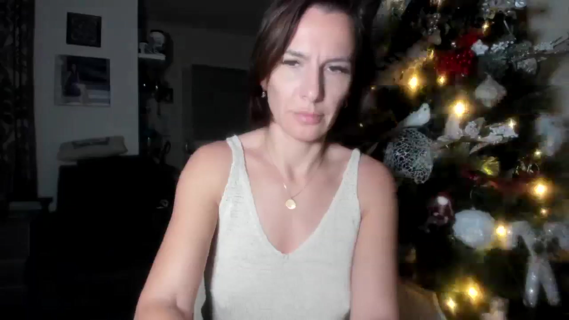 Gallery image thumbnail from Aarte_miss's myfreecams stream on, 12/04/2023, 18:37 image 7 of 20
