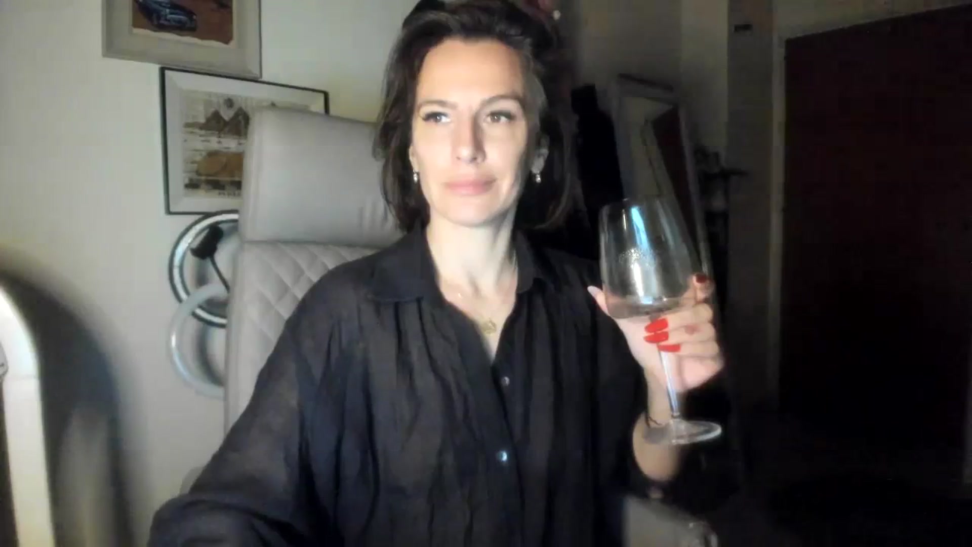Gallery image thumbnail from Aarte_miss's myfreecams stream on, 12/26/2023, 18:10 image 14 of 20