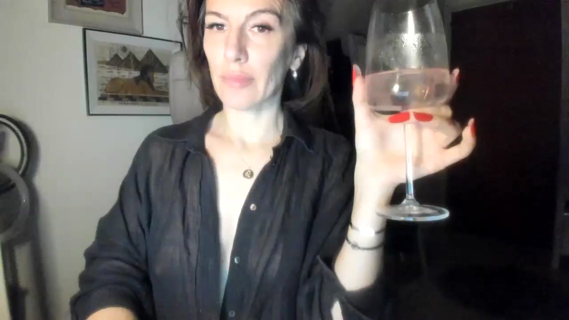 Gallery image thumbnail from Aarte_miss's myfreecams stream on, 12/26/2023, 18:10 image 18 of 20