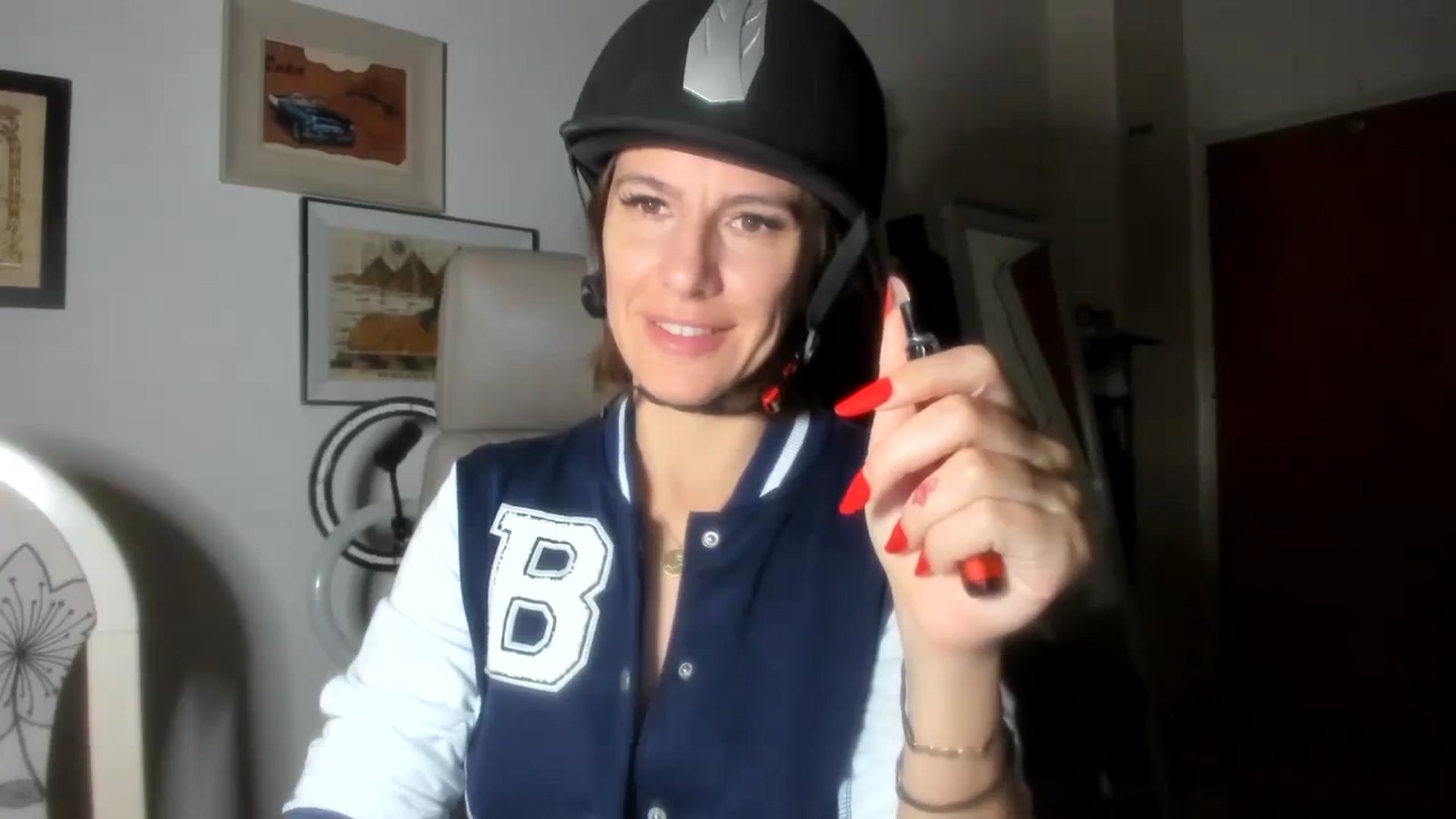 Gallery image thumbnail from Aarte_miss's myfreecams stream on, 12/26/2023, 18:10 image 9 of 20