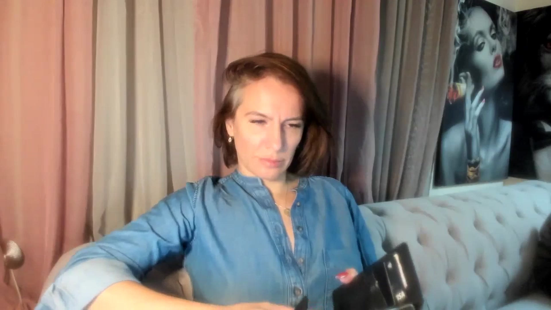 Gallery image thumbnail from Aarte_miss's myfreecams stream on, 12/28/2023, 21:22 image 8 of 20
