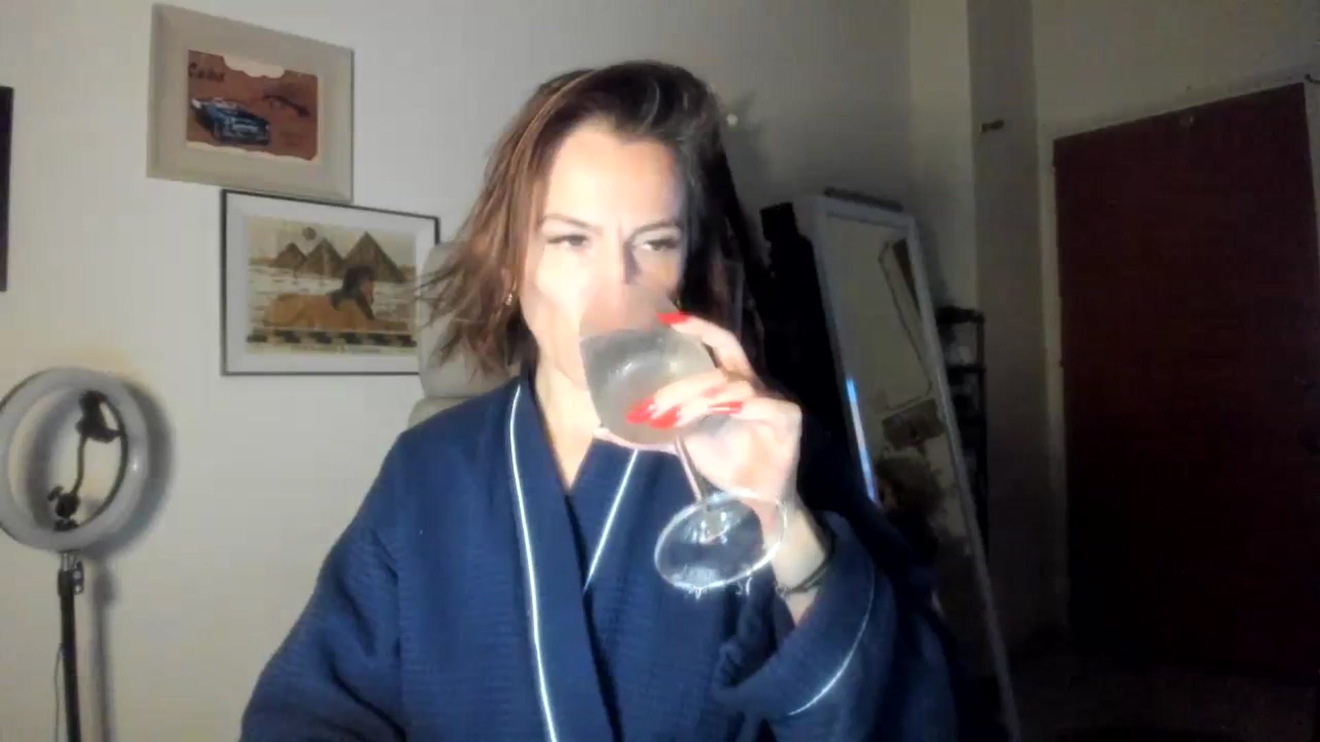 Gallery image thumbnail from Aarte_miss's myfreecams stream on, 12/29/2023, 15:30 image 17 of 20