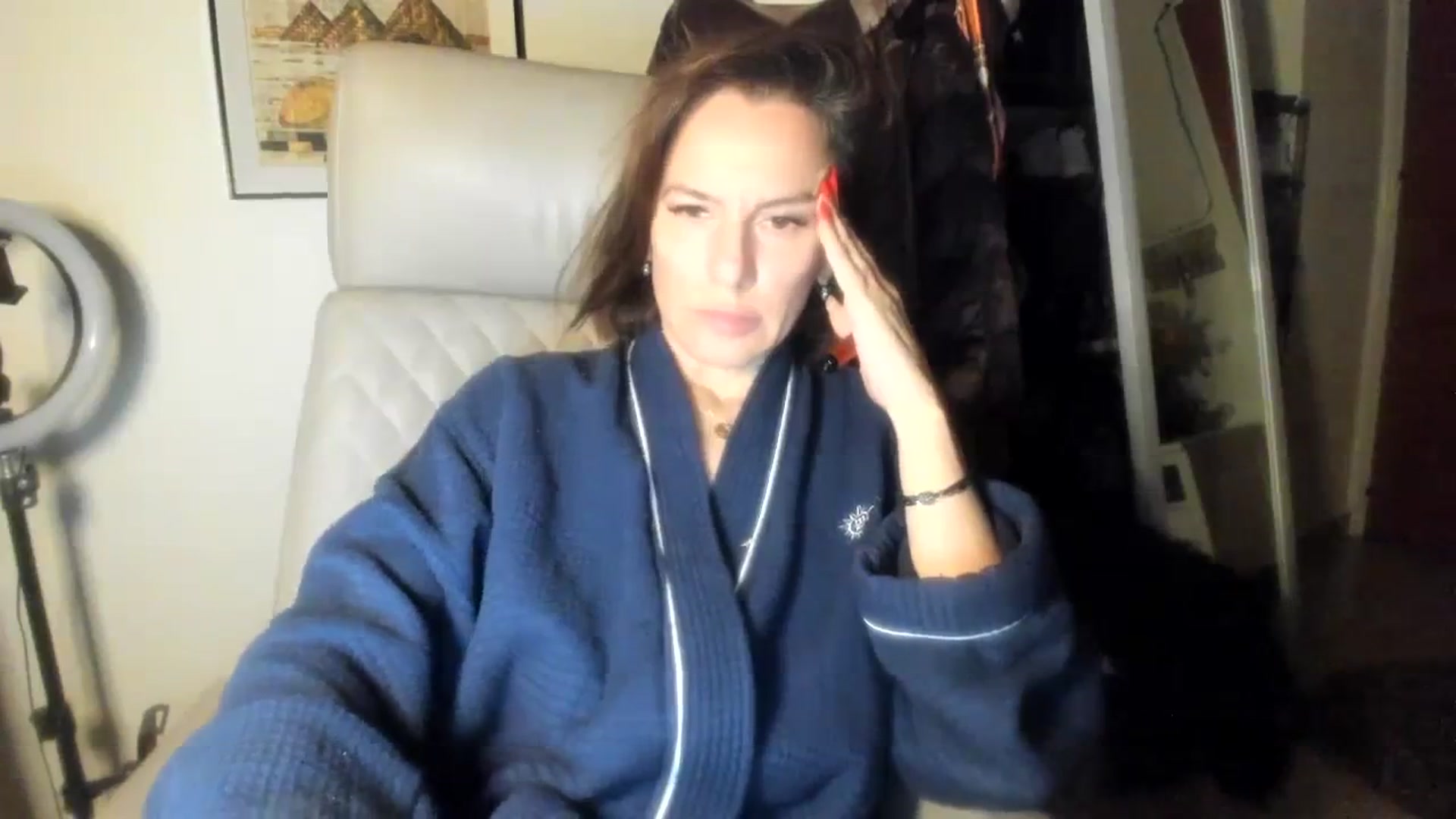 Gallery image thumbnail from Aarte_miss's myfreecams stream on, 12/29/2023, 16:55 image 19 of 20
