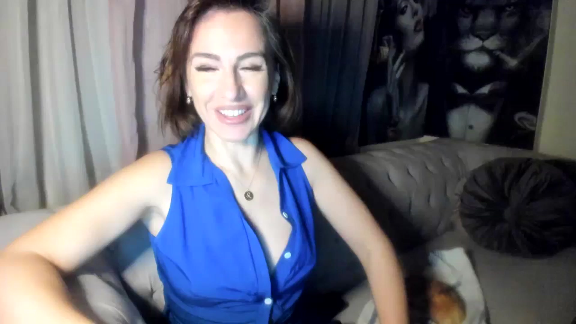 Gallery image thumbnail from Aarte_miss's myfreecams stream on, 12/30/2023, 21:41 image 6 of 20