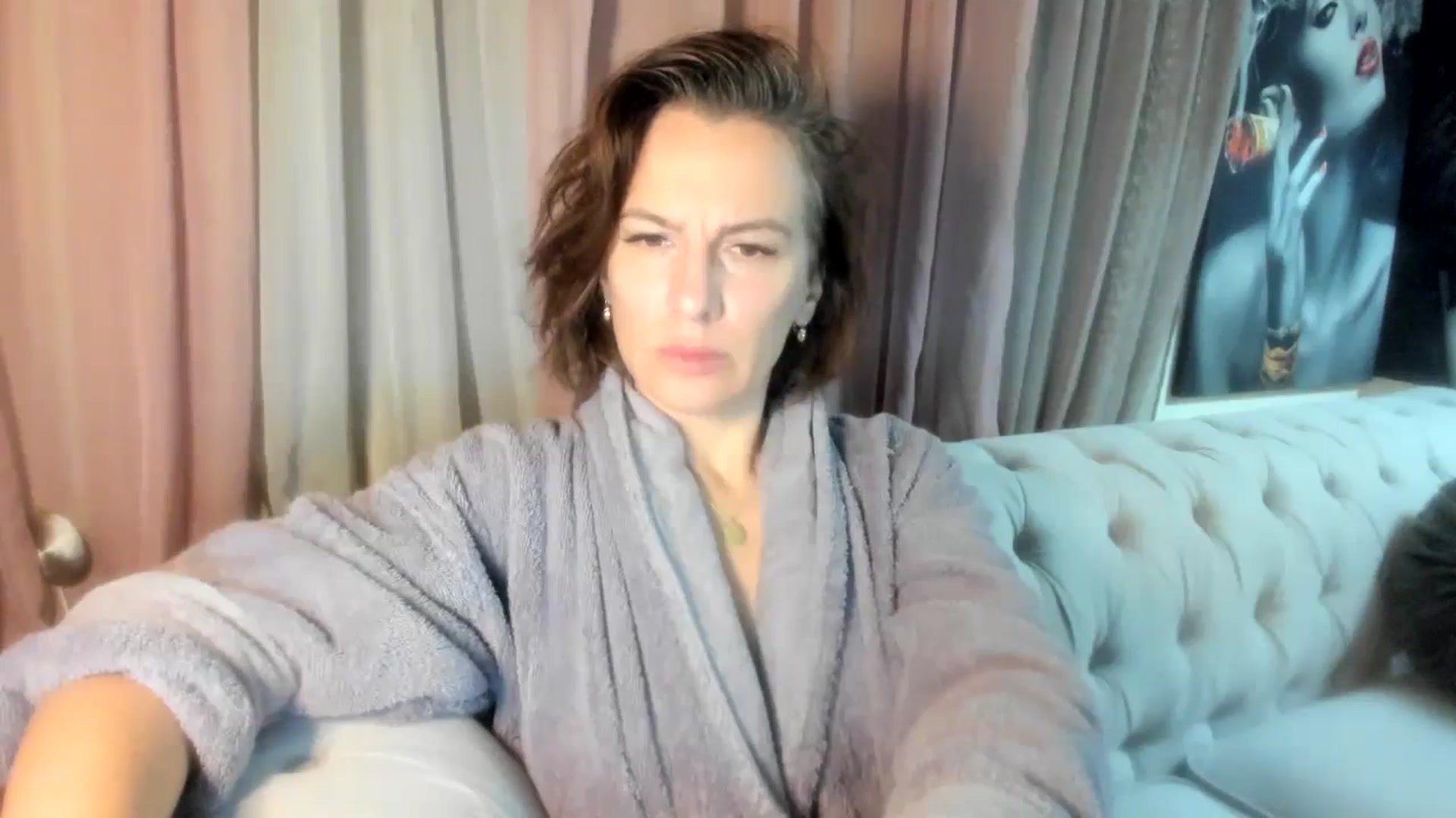 Gallery image thumbnail from Aarte_miss's myfreecams stream on, 01/01/2024, 24:19 image 19 of 20