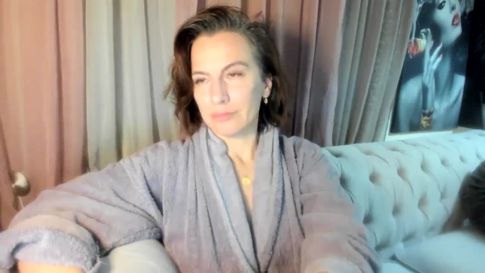 Gallery image thumbnail from Aarte_miss's myfreecams stream on, 01/01/2024, 24:19 image 11 of 20