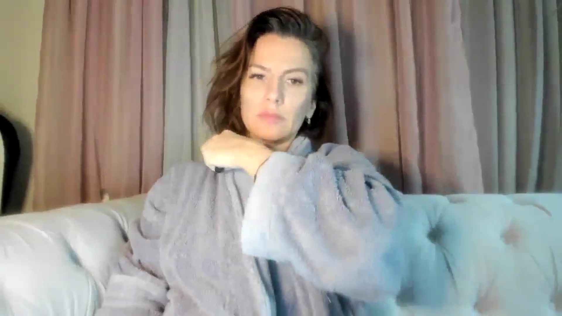 Gallery image thumbnail from Aarte_miss's myfreecams stream on, 01/01/2024, 01:56 image 5 of 20