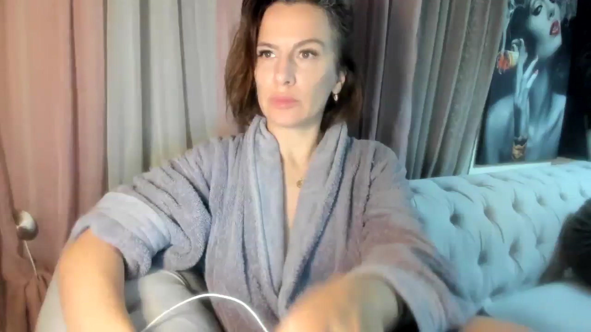 Gallery image thumbnail from Aarte_miss's myfreecams stream on, 01/01/2024, 01:56 image 1 of 20