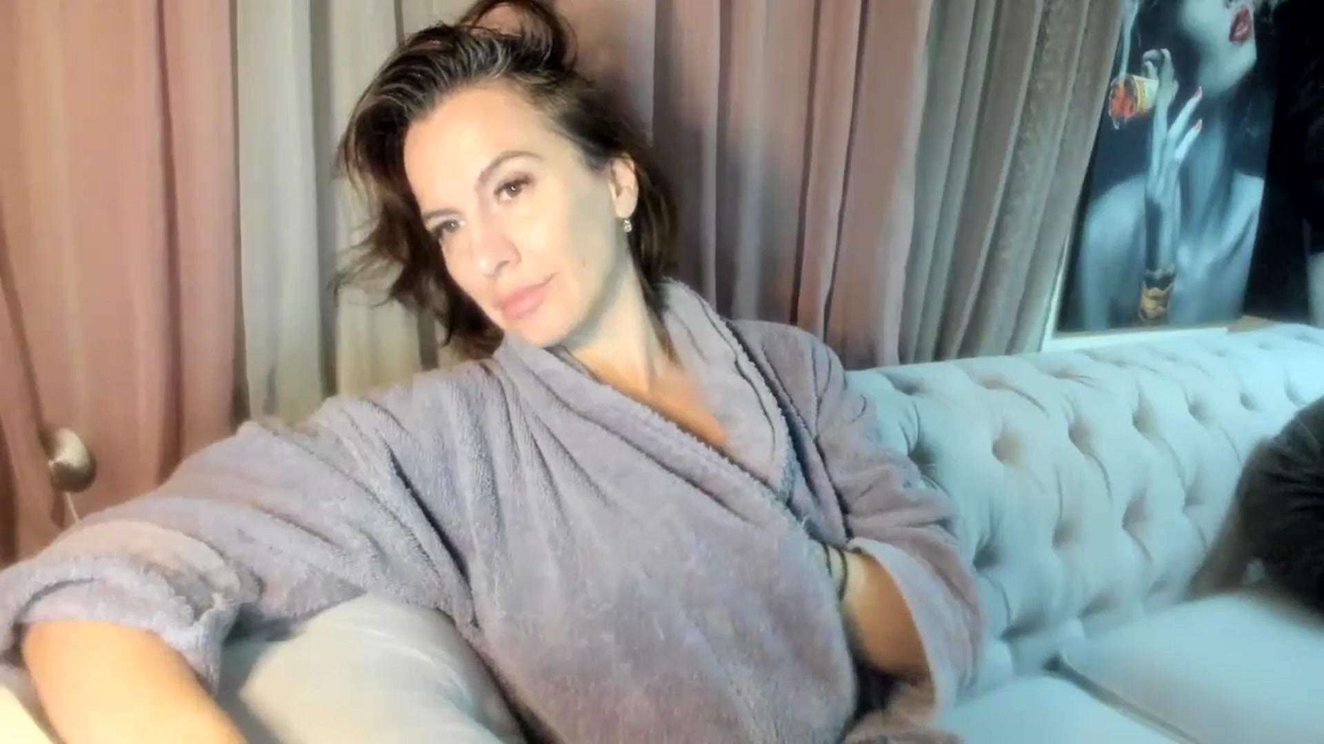 Gallery image thumbnail from Aarte_miss's myfreecams stream on, 01/01/2024, 01:56 image 16 of 20
