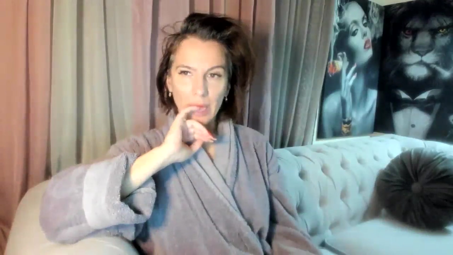 Gallery image thumbnail from Aarte_miss's myfreecams stream on, 01/01/2024, 01:56 image 9 of 20