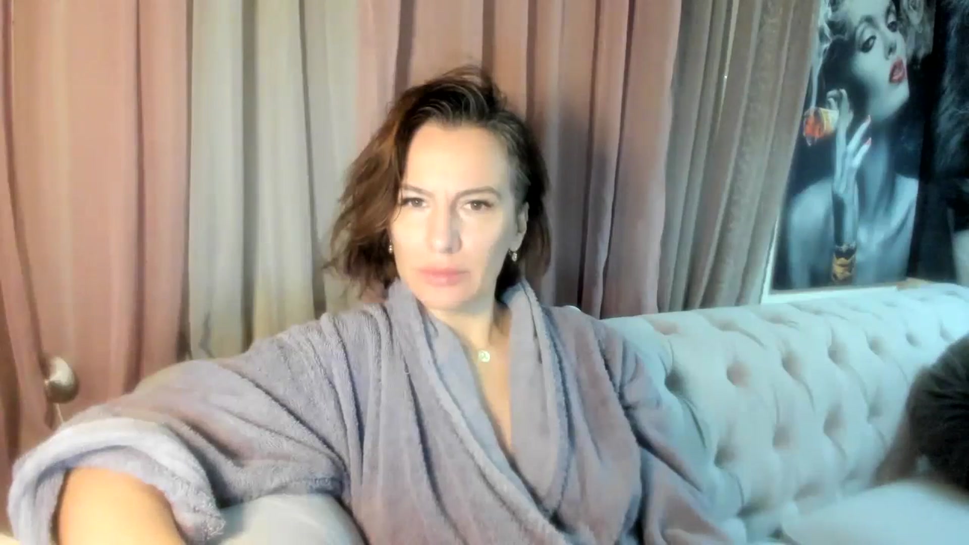 Gallery image thumbnail from Aarte_miss's myfreecams stream on, 01/01/2024, 10:51 image 15 of 20