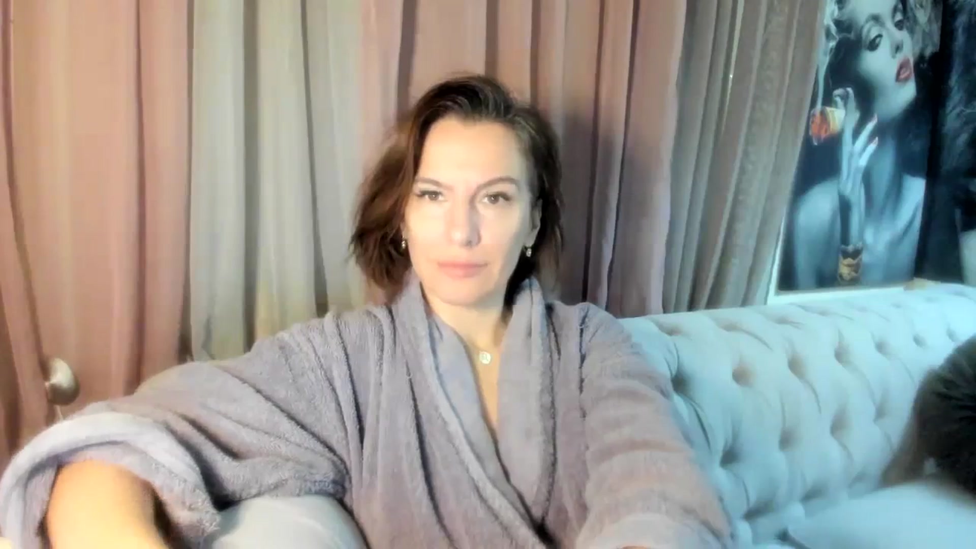 Gallery image thumbnail from Aarte_miss's myfreecams stream on, 01/01/2024, 10:51 image 10 of 20