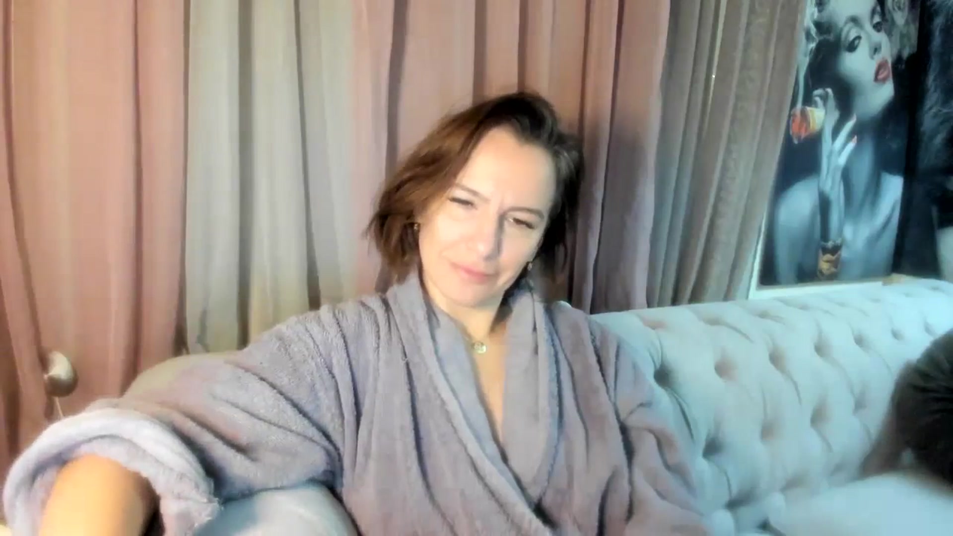 Gallery image thumbnail from Aarte_miss's myfreecams stream on, 01/01/2024, 10:51 image 12 of 20