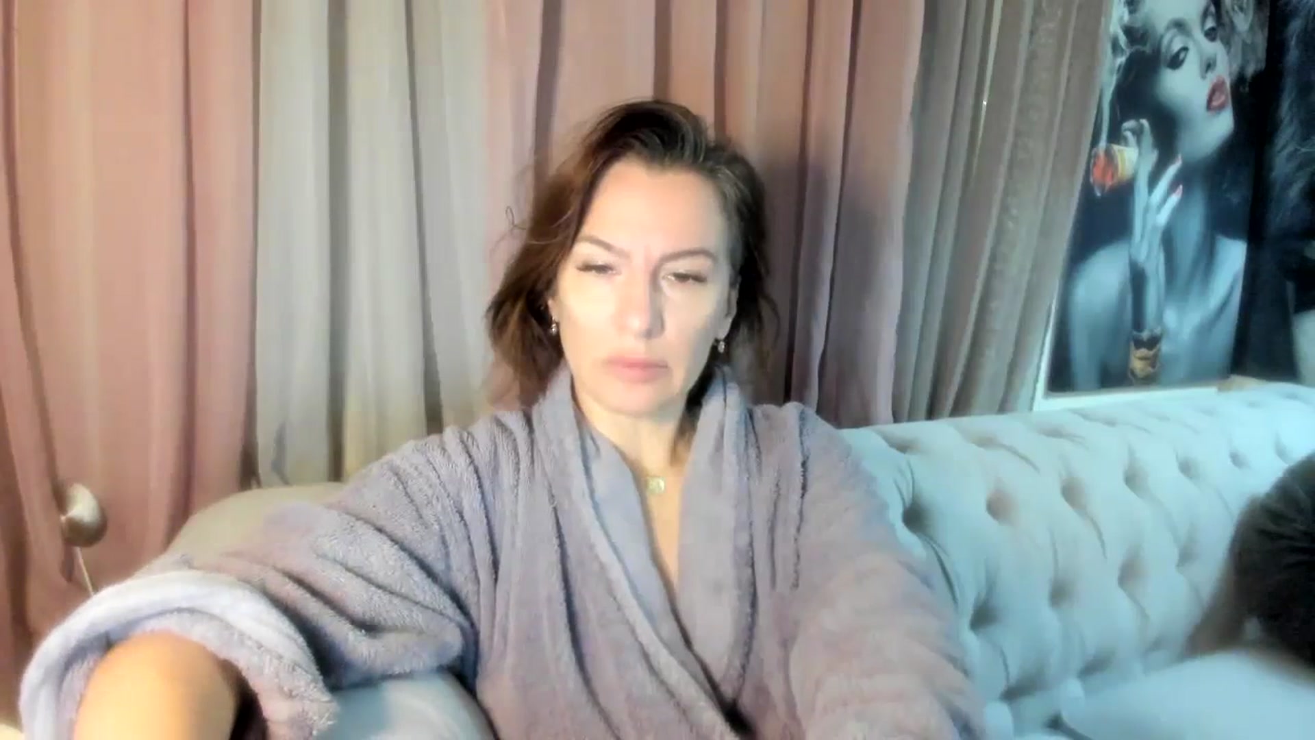 Gallery image thumbnail from Aarte_miss's myfreecams stream on, 01/01/2024, 10:51 image 5 of 20