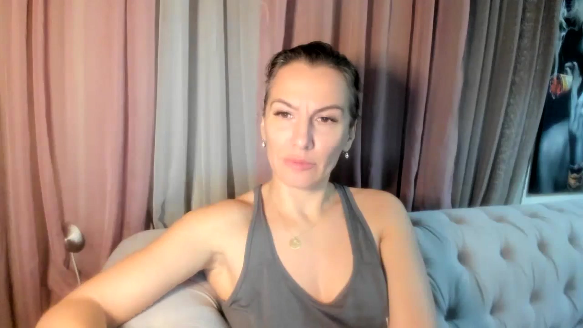 Gallery image thumbnail from Aarte_miss's myfreecams stream on, 01/01/2024, 22:22 image 9 of 20