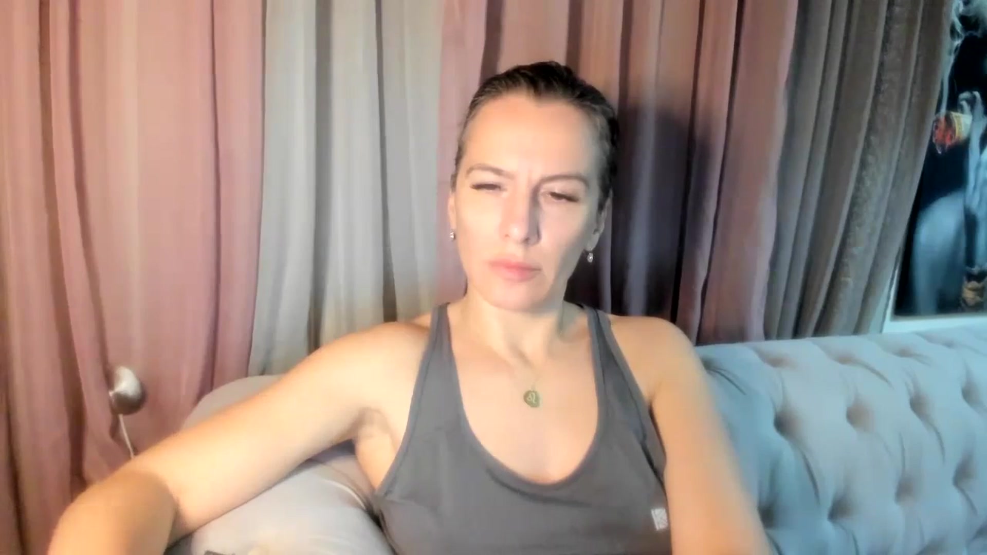 Gallery image thumbnail from Aarte_miss's myfreecams stream on, 01/01/2024, 22:22 image 18 of 20