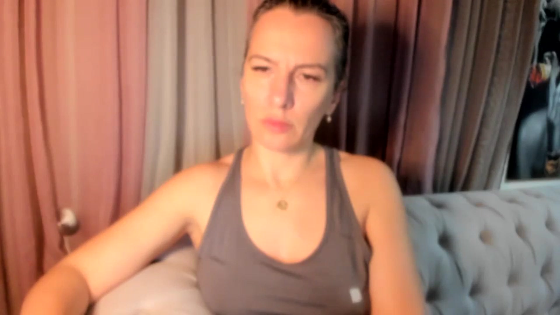 Gallery image thumbnail from Aarte_miss's myfreecams stream on, 01/01/2024, 23:05 image 20 of 20