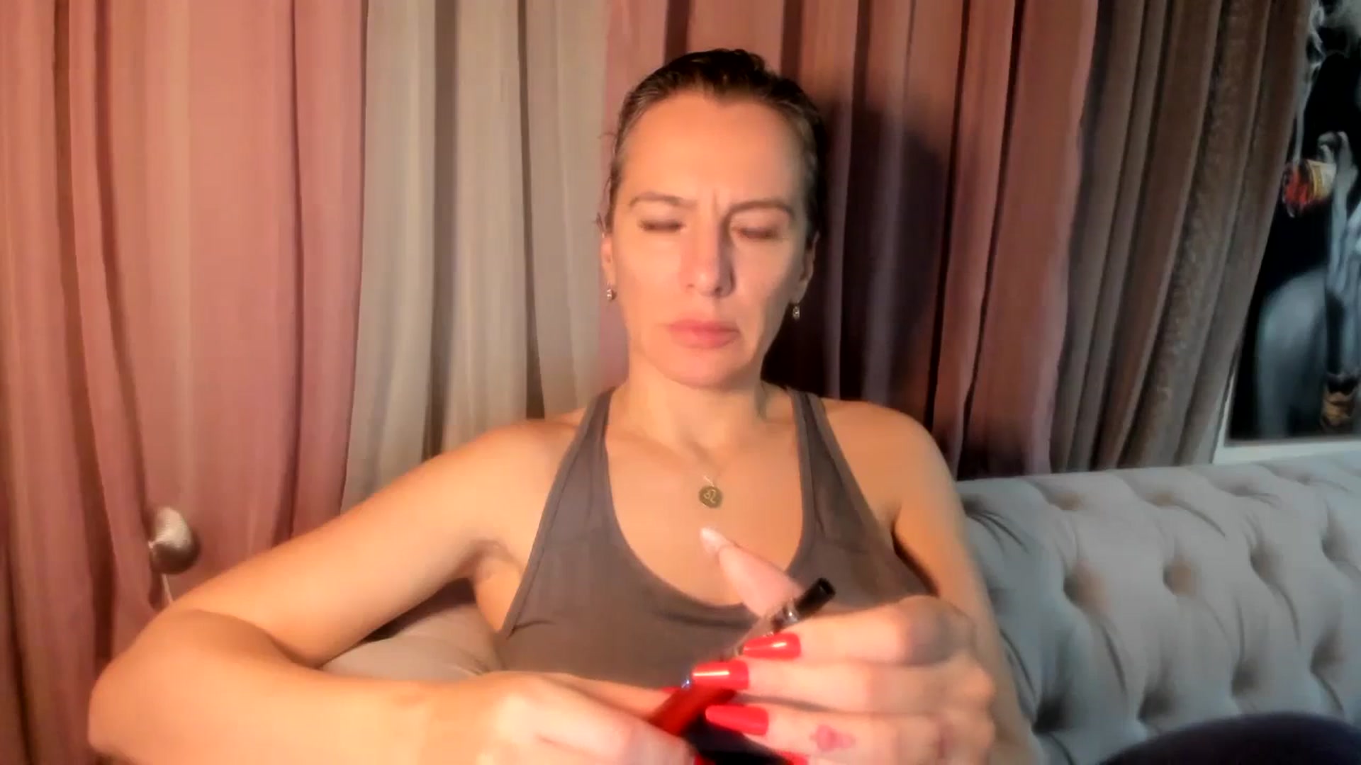 Gallery image thumbnail from Aarte_miss's myfreecams stream on, 01/01/2024, 23:05 image 6 of 20