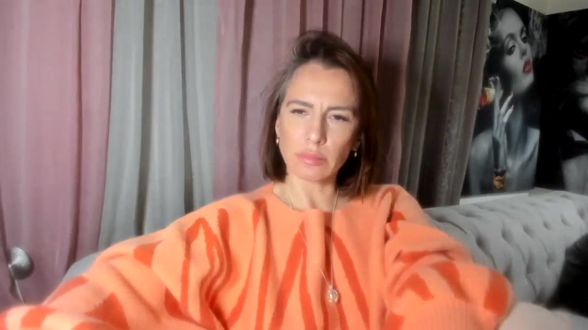 Gallery image thumbnail from Aarte_miss's myfreecams stream on, 02/01/2024, 20:05 image 6 of 20