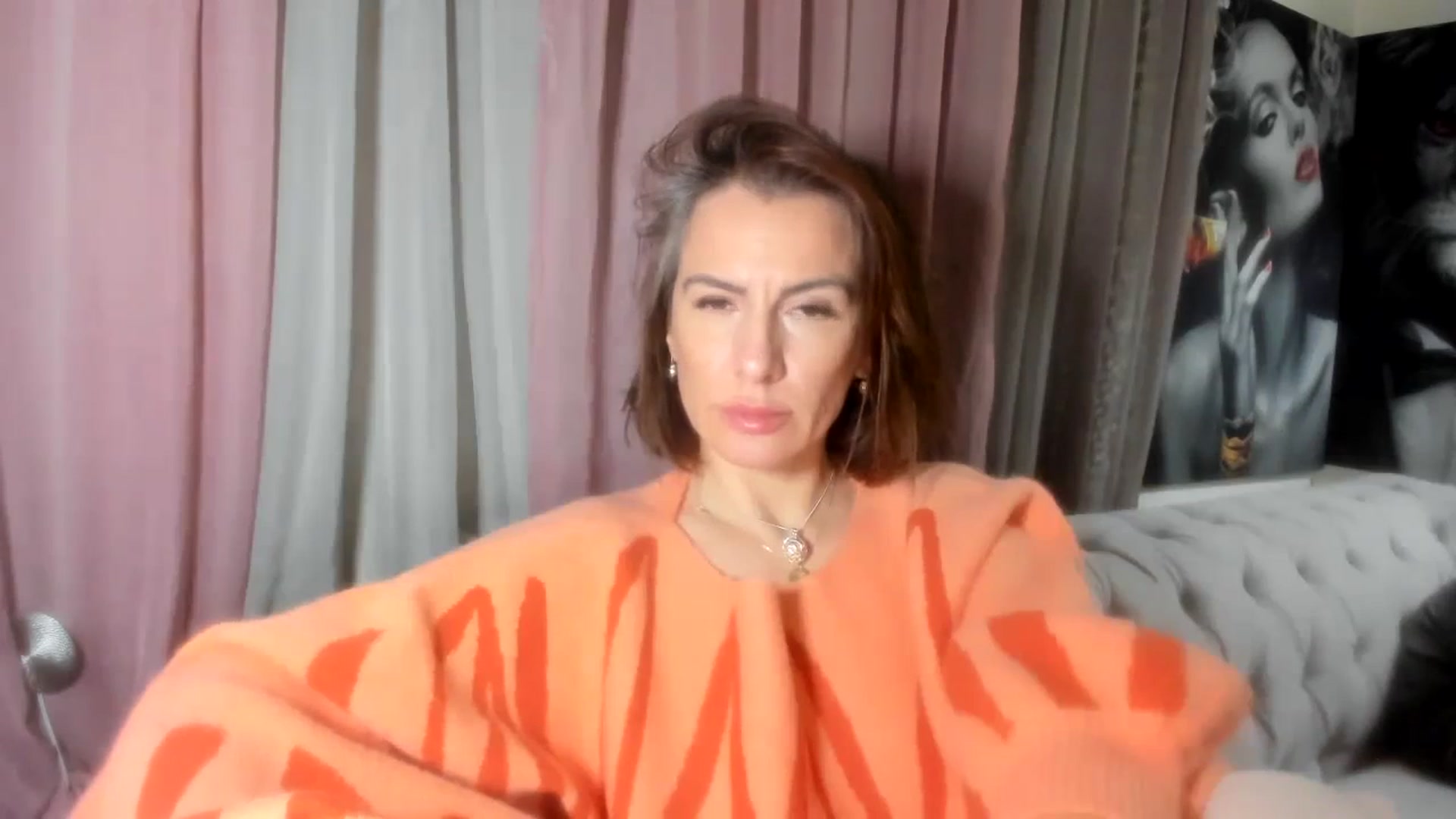 Gallery image thumbnail from Aarte_miss's myfreecams stream on, 02/01/2024, 20:05 image 18 of 20