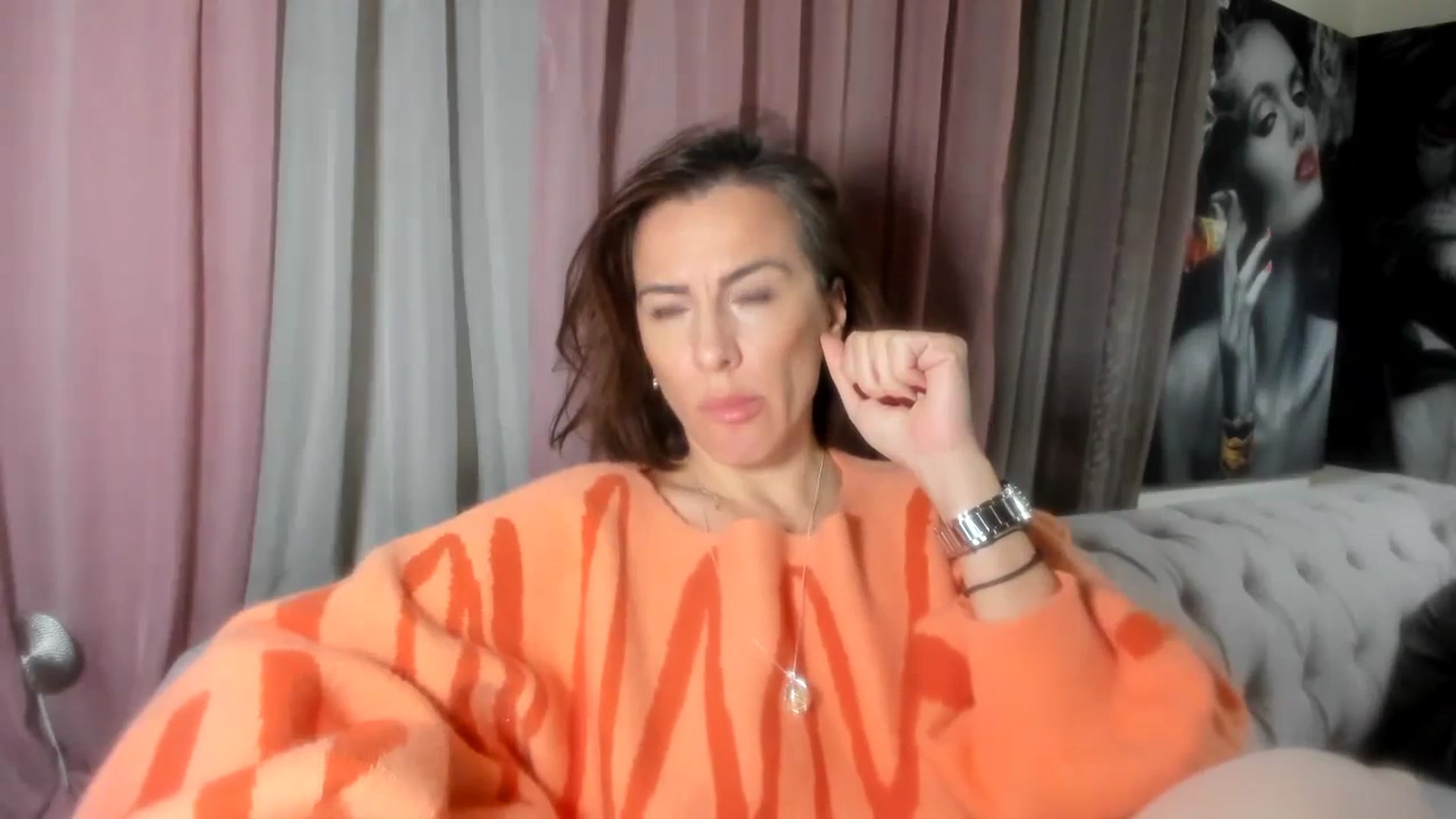 Gallery image thumbnail from Aarte_miss's myfreecams stream on, 02/01/2024, 20:05 image 12 of 20