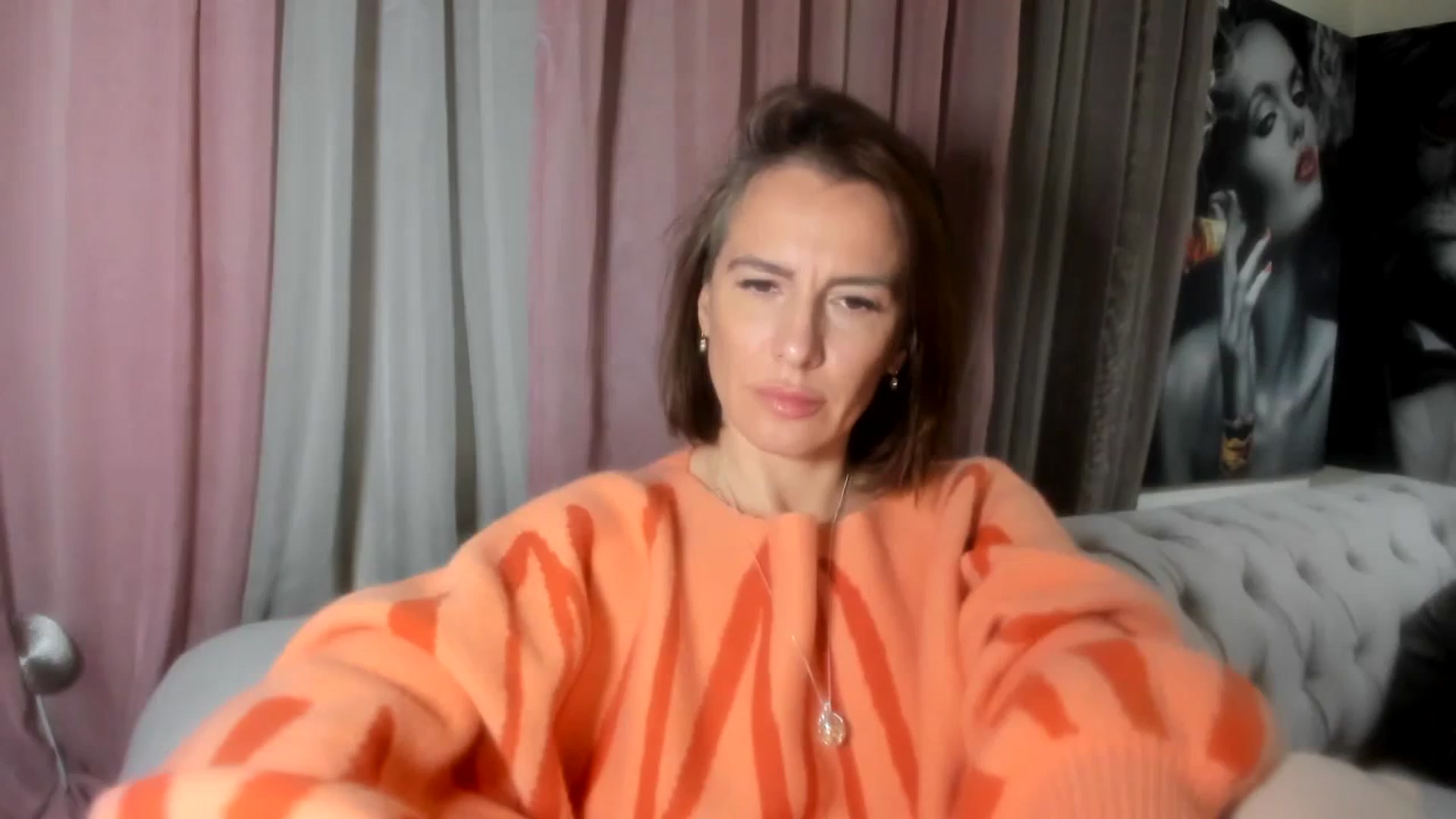 Gallery image thumbnail from Aarte_miss's myfreecams stream on, 02/01/2024, 20:05 image 3 of 20