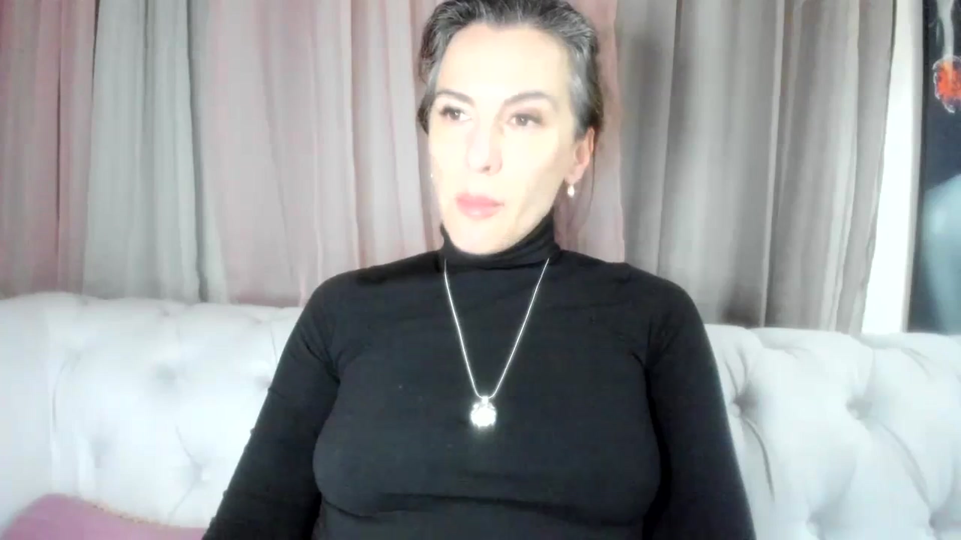 Gallery image thumbnail from Aarte_miss's myfreecams stream on, 02/03/2024, 23:11 image 3 of 20