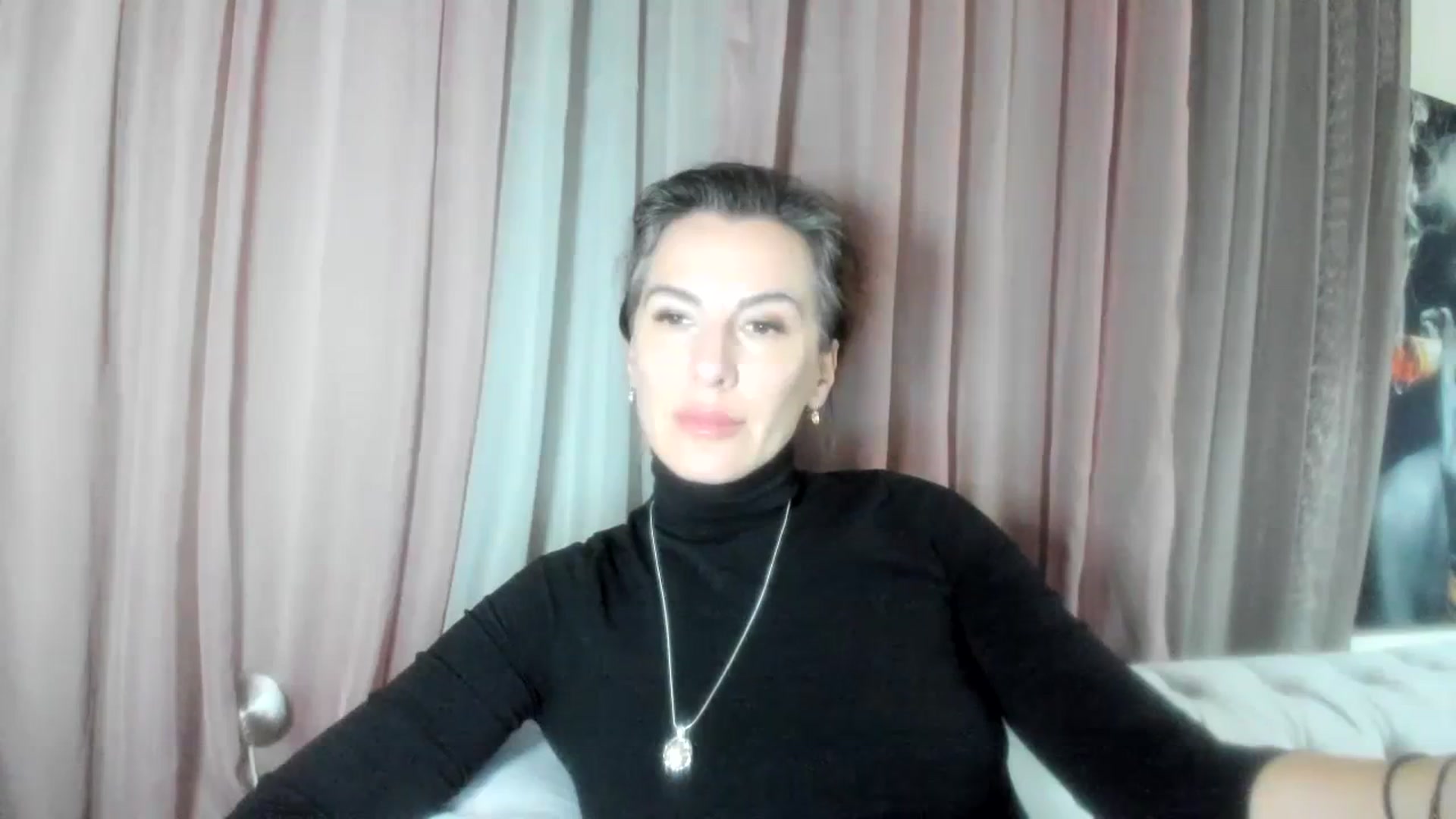 Gallery image thumbnail from Aarte_miss's myfreecams stream on, 02/03/2024, 23:11 image 17 of 20