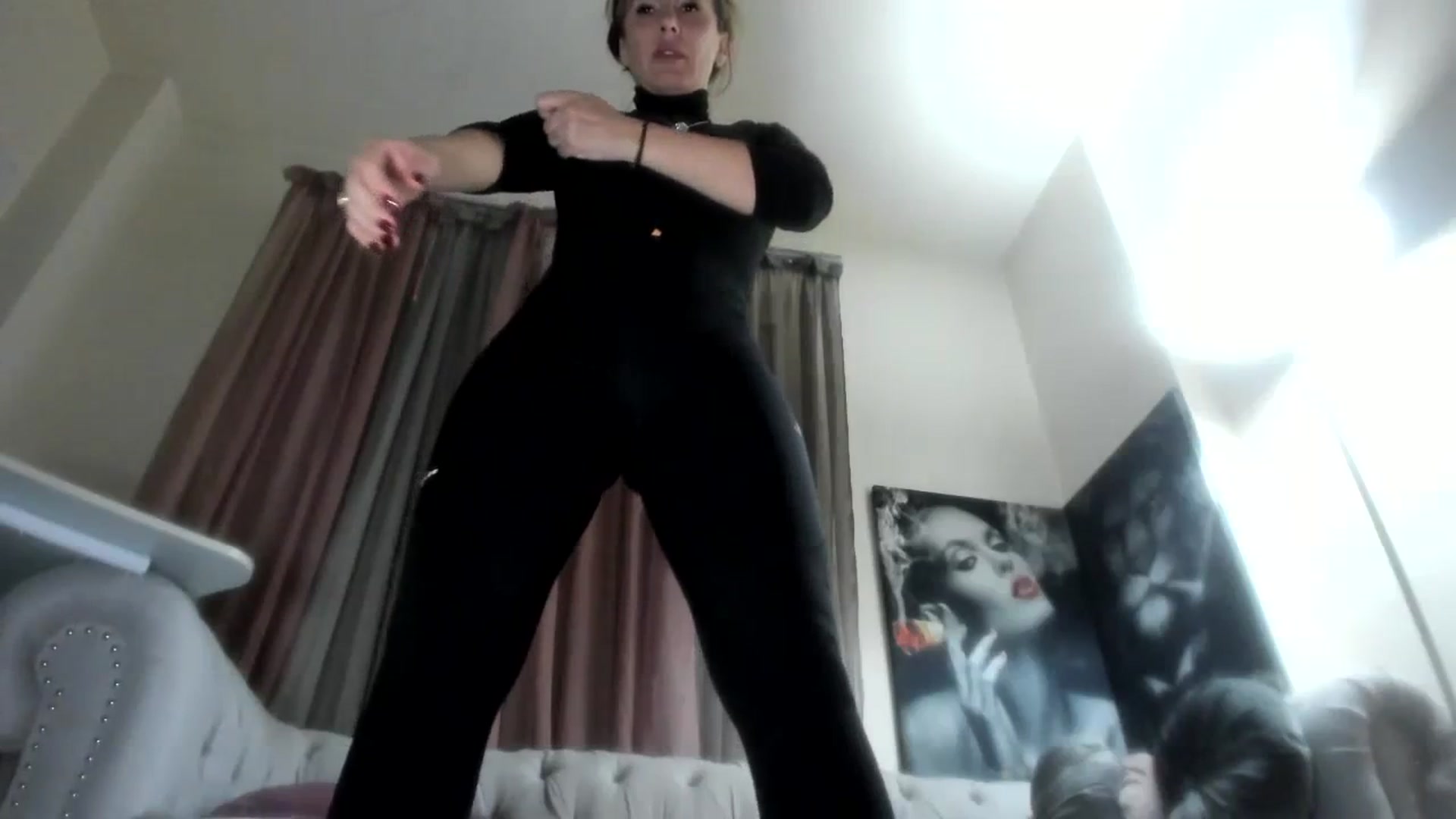 Gallery image thumbnail from Aarte_miss's myfreecams stream on, 02/03/2024, 23:11 image 2 of 20