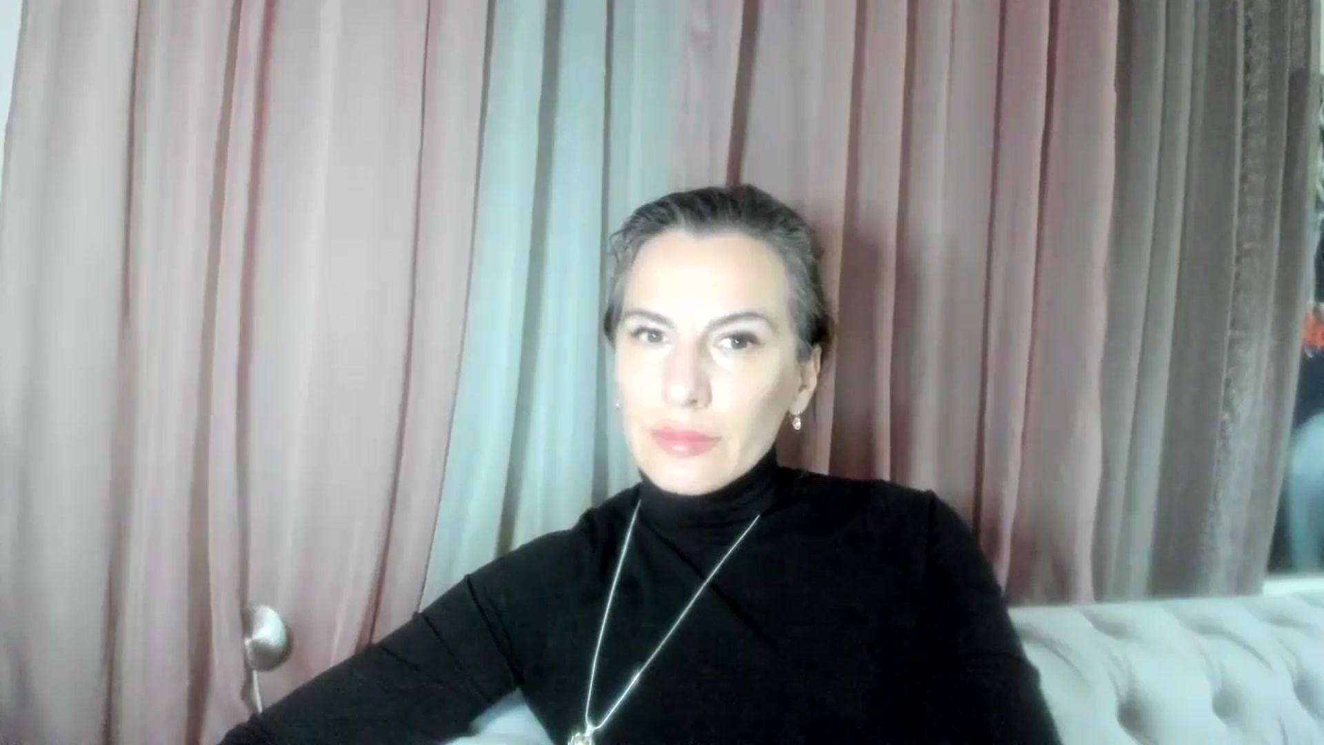 Gallery image thumbnail from Aarte_miss's myfreecams stream on, 02/04/2024, 24:01 image 17 of 20