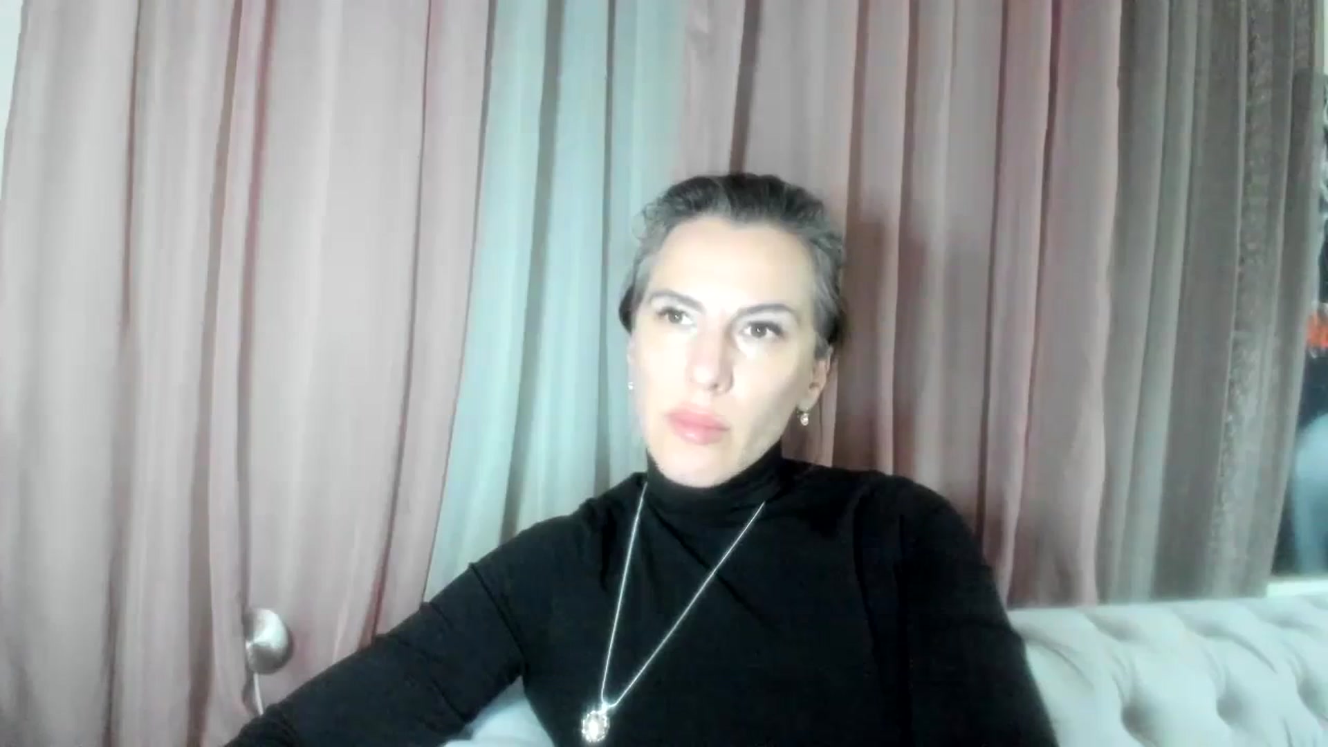 Gallery image thumbnail from Aarte_miss's myfreecams stream on, 02/04/2024, 24:01 image 10 of 20