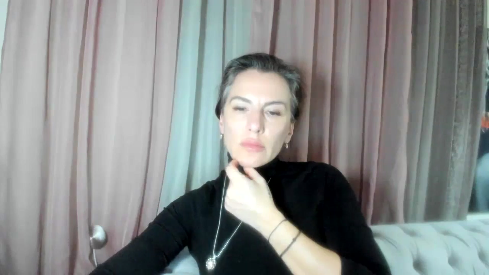 Gallery image thumbnail from Aarte_miss's myfreecams stream on, 02/04/2024, 24:01 image 2 of 20