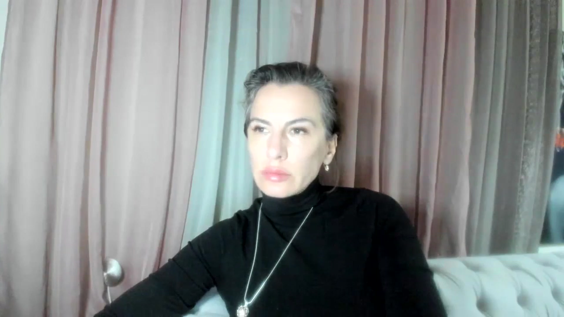 Gallery image thumbnail from Aarte_miss's myfreecams stream on, 02/04/2024, 24:01 image 4 of 20