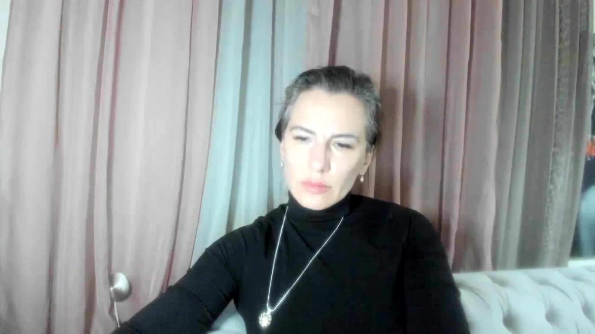 Gallery image thumbnail from Aarte_miss's myfreecams stream on, 02/04/2024, 24:01 image 7 of 20