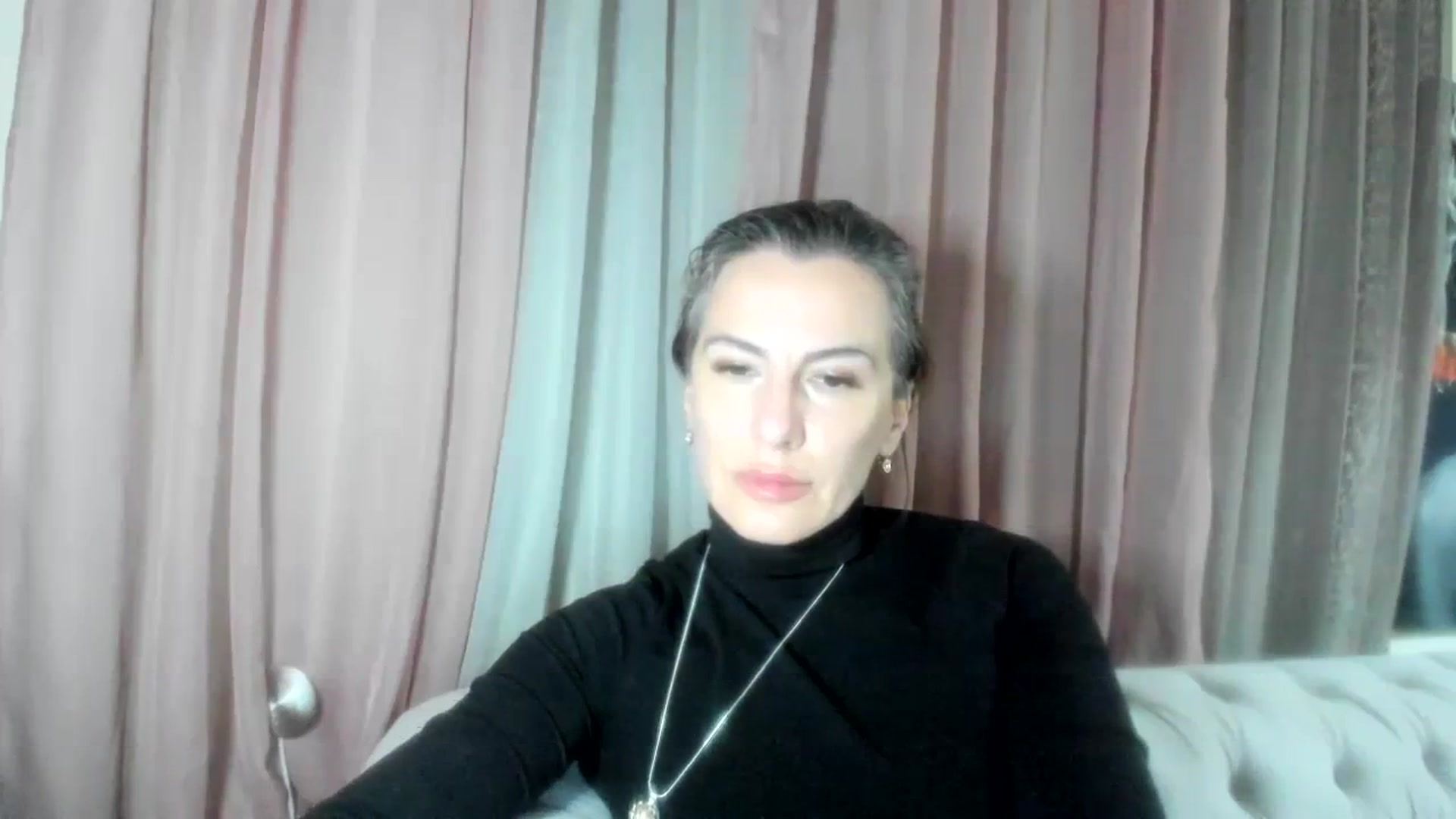 Gallery image thumbnail from Aarte_miss's myfreecams stream on, 02/04/2024, 24:01 image 16 of 20