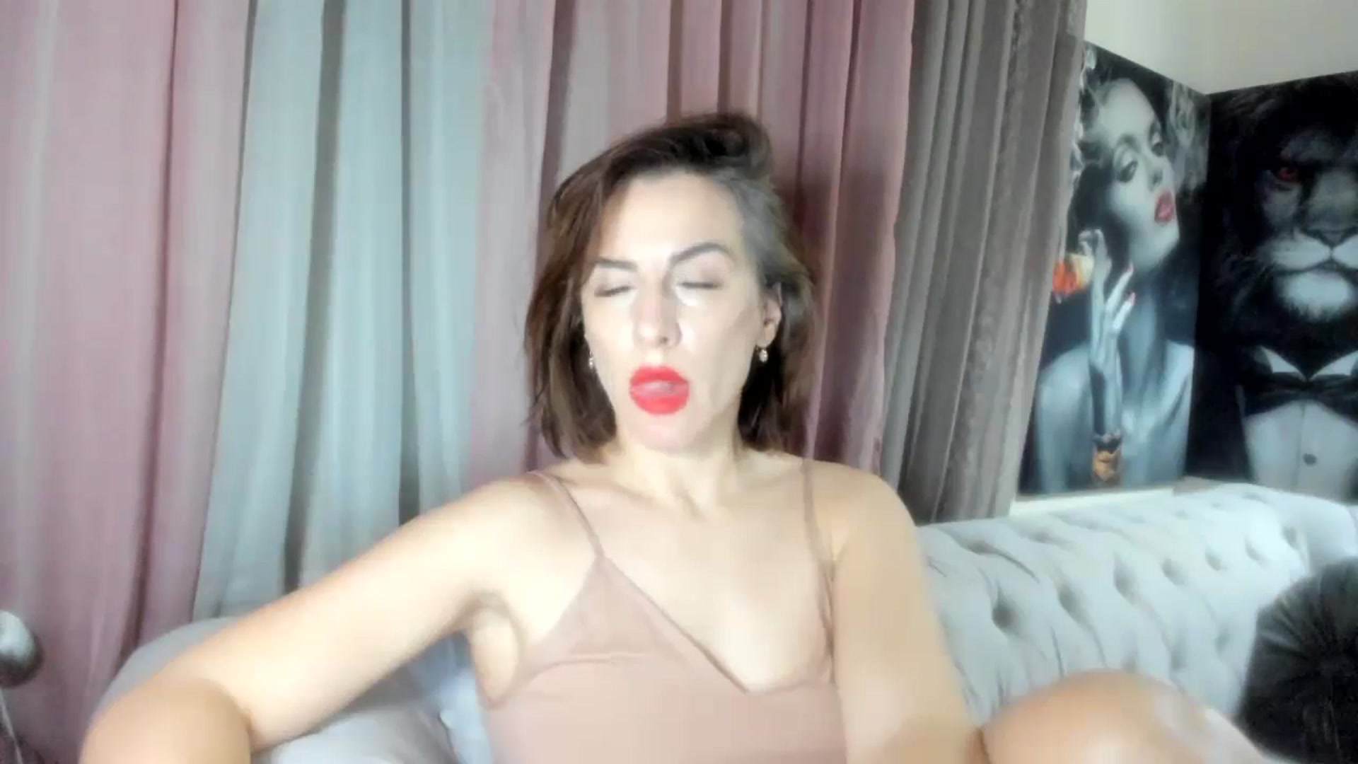 Gallery image thumbnail from Aarte_miss's myfreecams stream on, 02/10/2024, 19:53 image 7 of 20