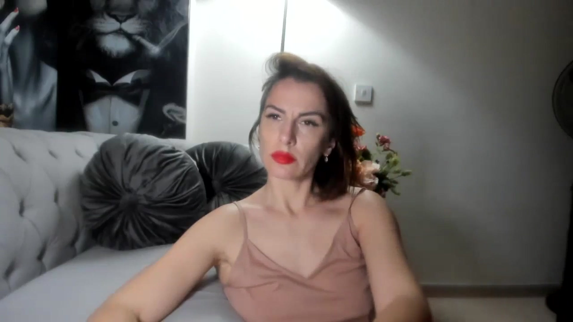 Gallery image thumbnail from Aarte_miss's myfreecams stream on, 02/10/2024, 21:48 image 15 of 20