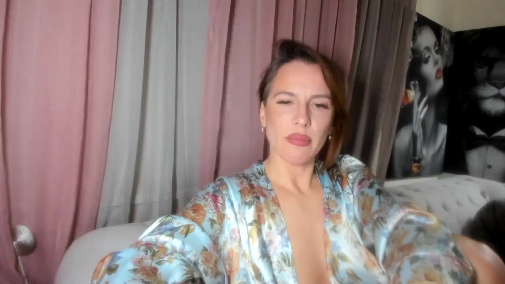 Gallery image thumbnail from Aarte_miss's myfreecams stream on, 02/14/2024, 20:39 image 10 of 20