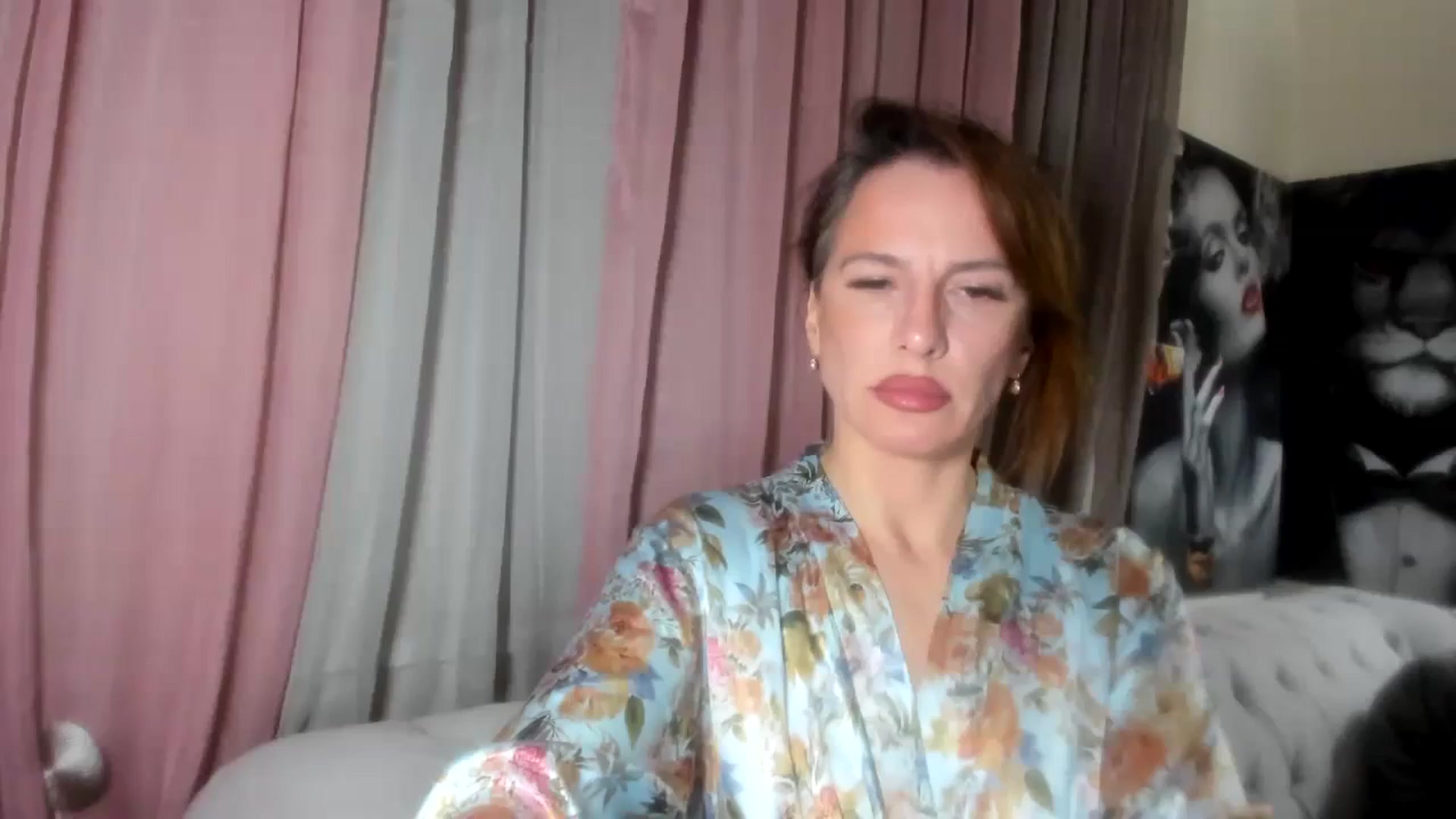 Gallery image thumbnail from Aarte_miss's myfreecams stream on, 02/14/2024, 20:39 image 20 of 20