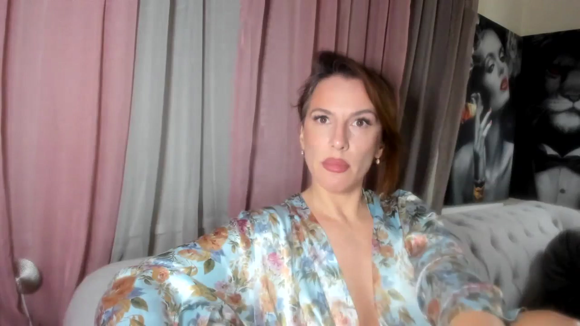 Gallery image thumbnail from Aarte_miss's myfreecams stream on, 02/14/2024, 20:39 image 3 of 20