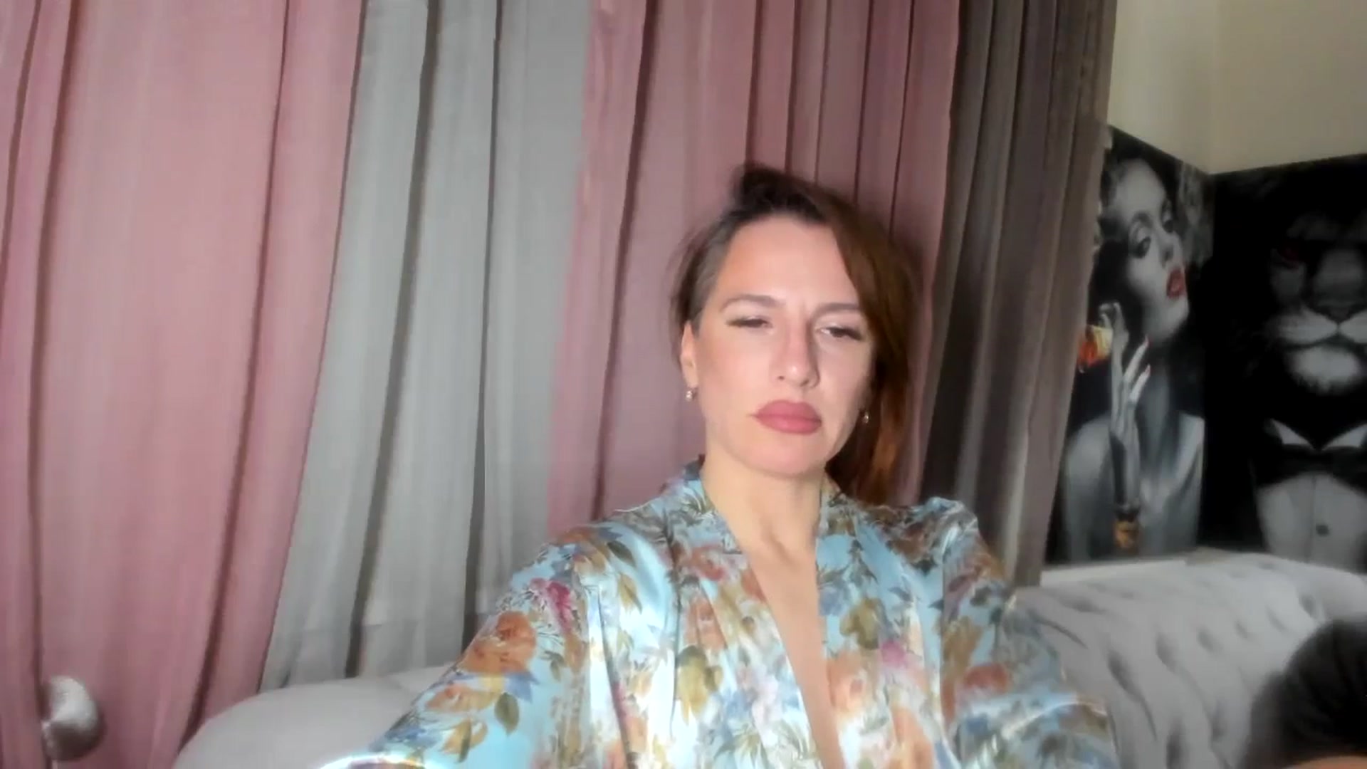 Gallery image thumbnail from Aarte_miss's myfreecams stream on, 02/14/2024, 21:42 image 3 of 20
