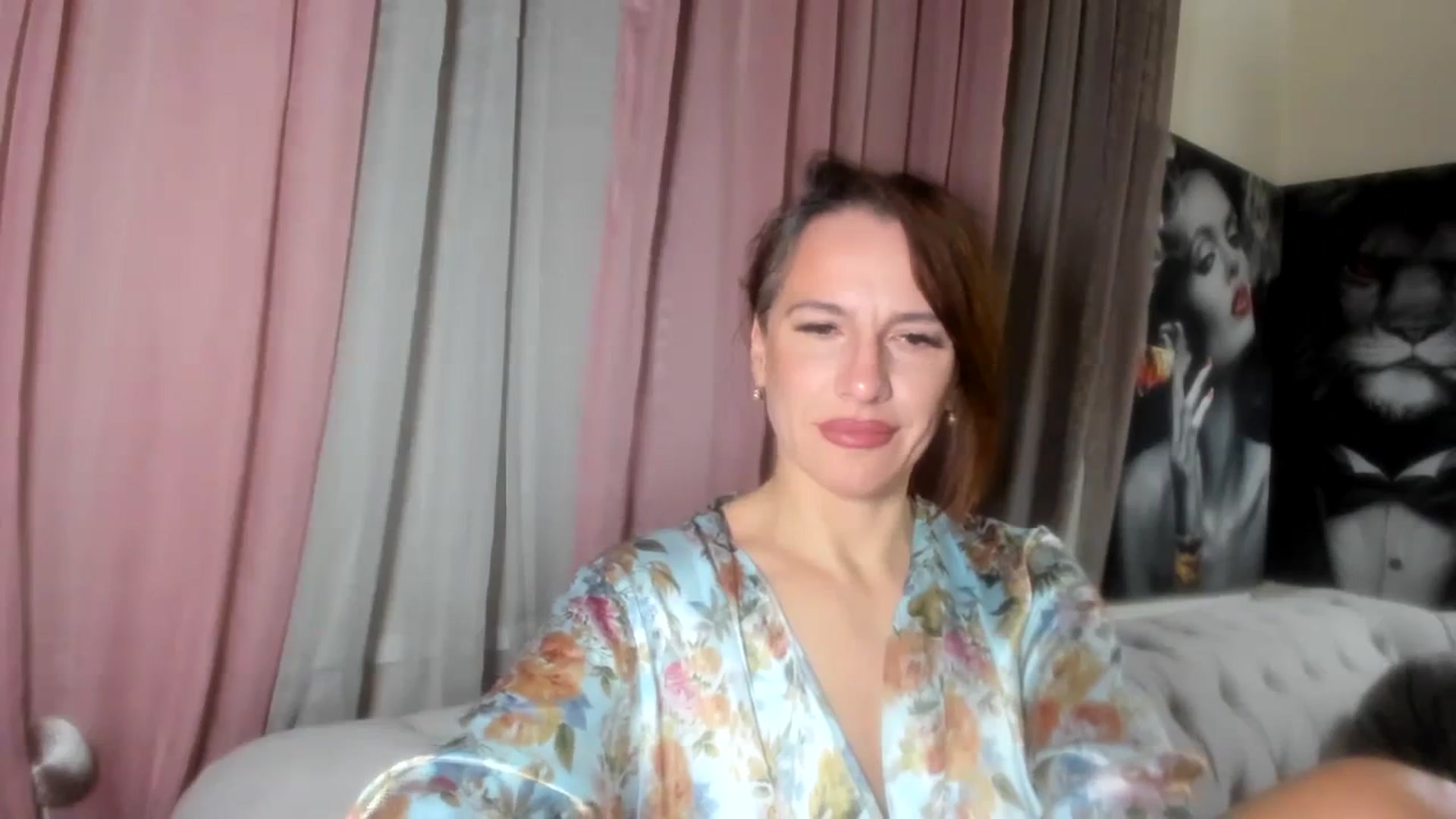 Gallery image thumbnail from Aarte_miss's myfreecams stream on, 02/14/2024, 21:42 image 13 of 20