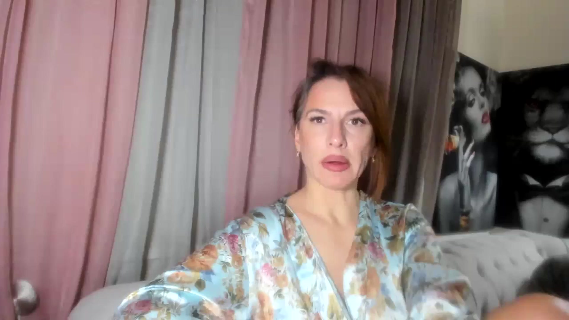 Gallery image thumbnail from Aarte_miss's myfreecams stream on, 02/14/2024, 21:42 image 12 of 20