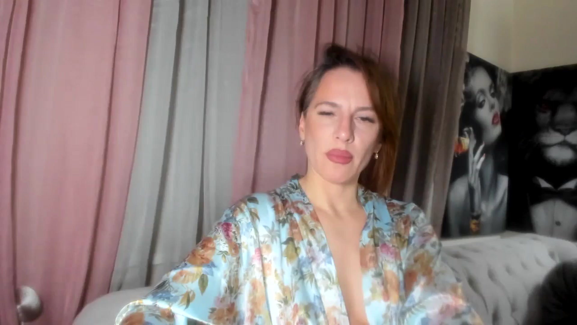Gallery image thumbnail from Aarte_miss's myfreecams stream on, 02/14/2024, 21:42 image 1 of 20