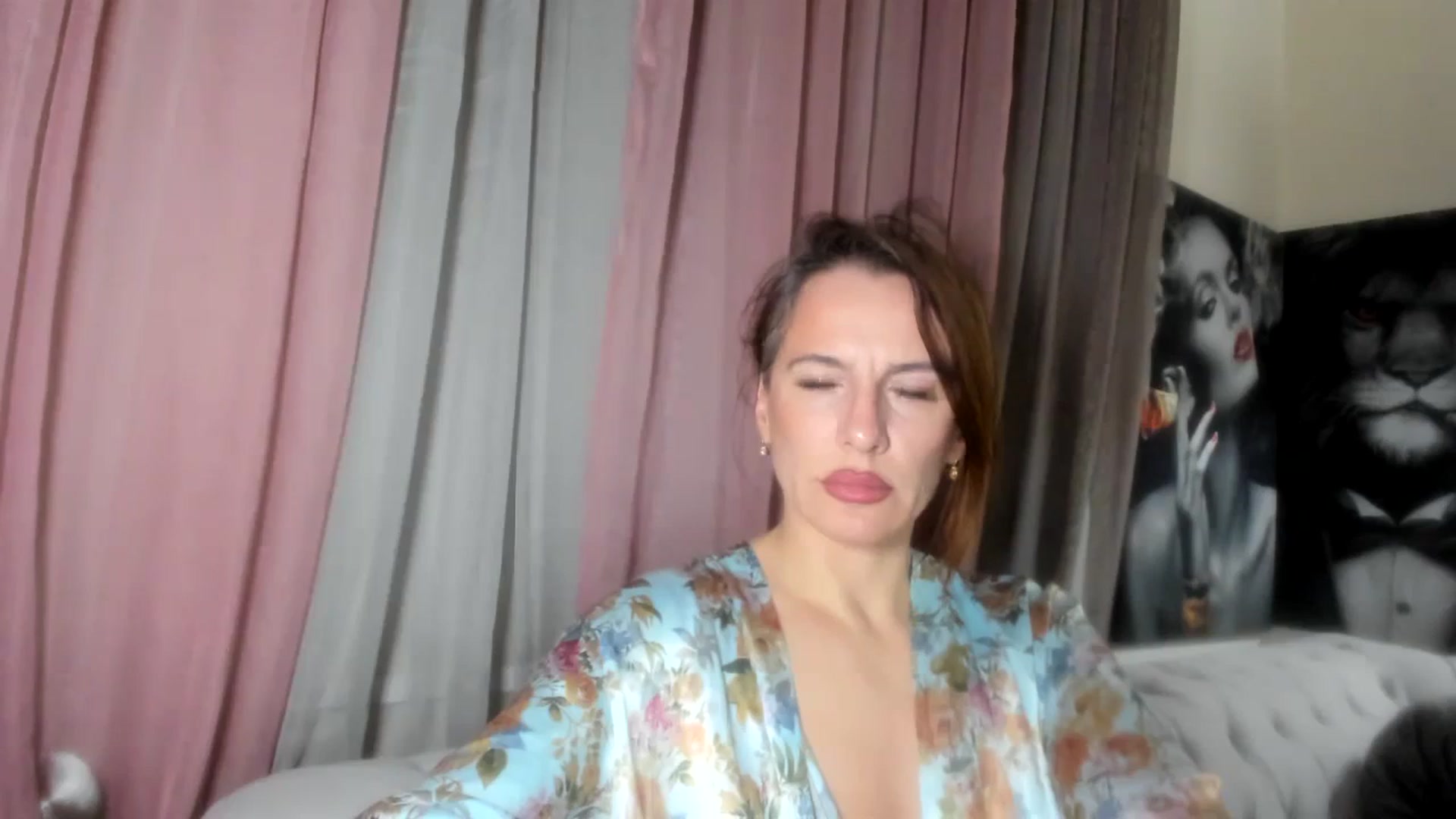 Gallery image thumbnail from Aarte_miss's myfreecams stream on, 02/14/2024, 21:42 image 18 of 20